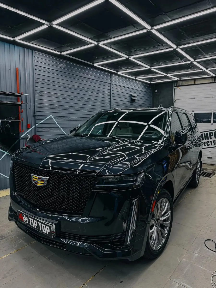 Cadillac Escalade: бронирование лобового стекла и фар