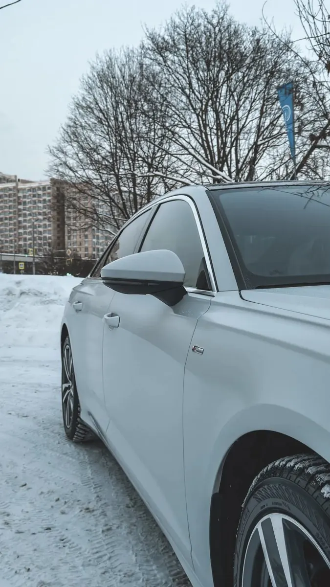 Audi A6: сатиновая плёнка на кузове и шумоизоляция дверей