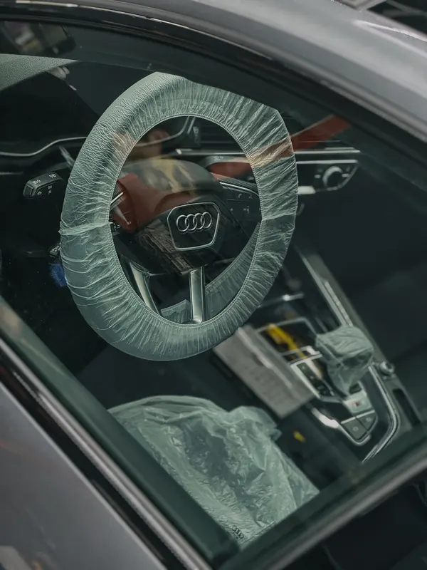 Audi S5. Руль в защитном чехле