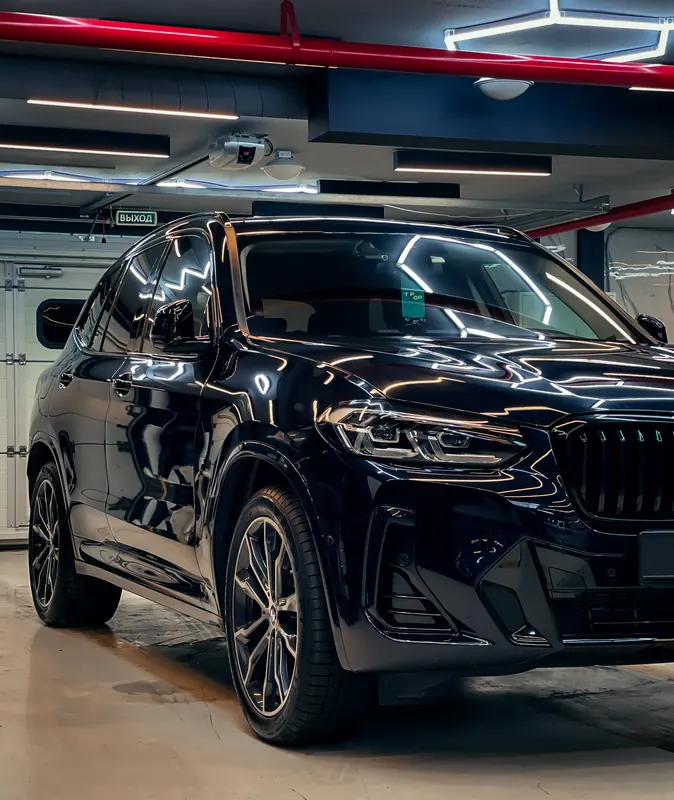 BMW X3 в студии после оклейки