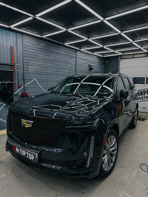 Cadillac Escalade 2023 — работа студии «Тип Топ»