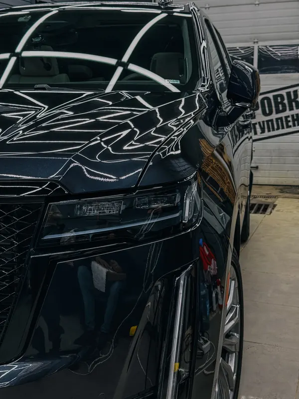 Cadillac Escalade 2023. Решётка и фара Escalade