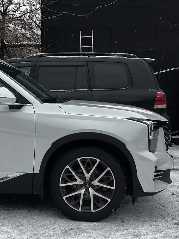 GAC GS8. Переднее крыло и фара
