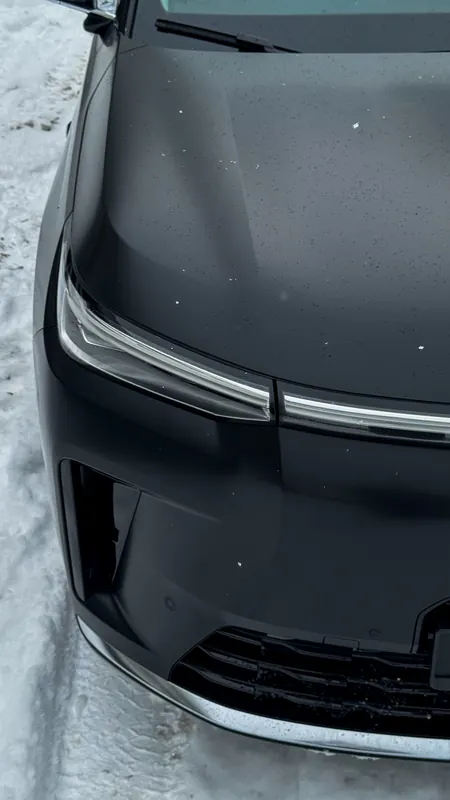 GAC S9. Глянцевый верх и передняя часть