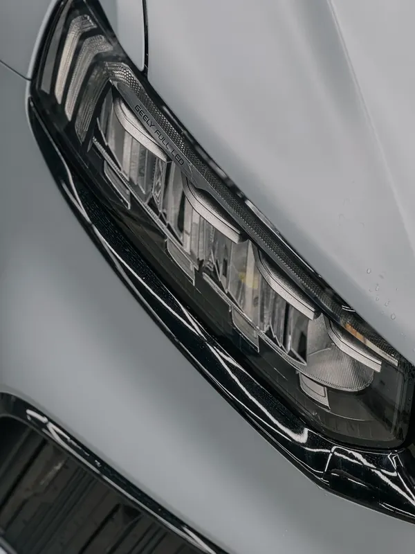 Geely Tugella. Фара и капот в матовой плёнке