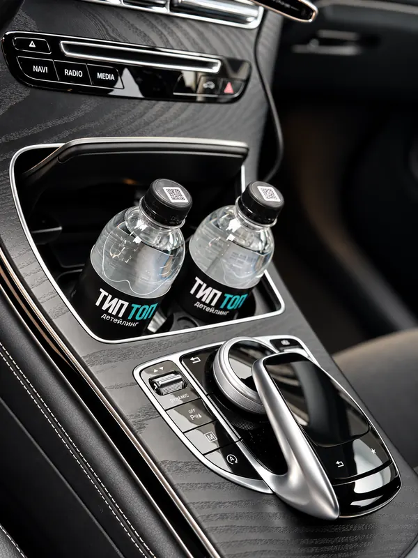 Mercedes-Benz GLC Coupe. Вода «Тип Топ» в салоне на выдаче