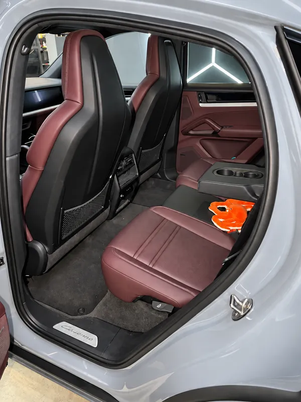 Porsche Cayenne Turbo S. Задний ряд до химчистки