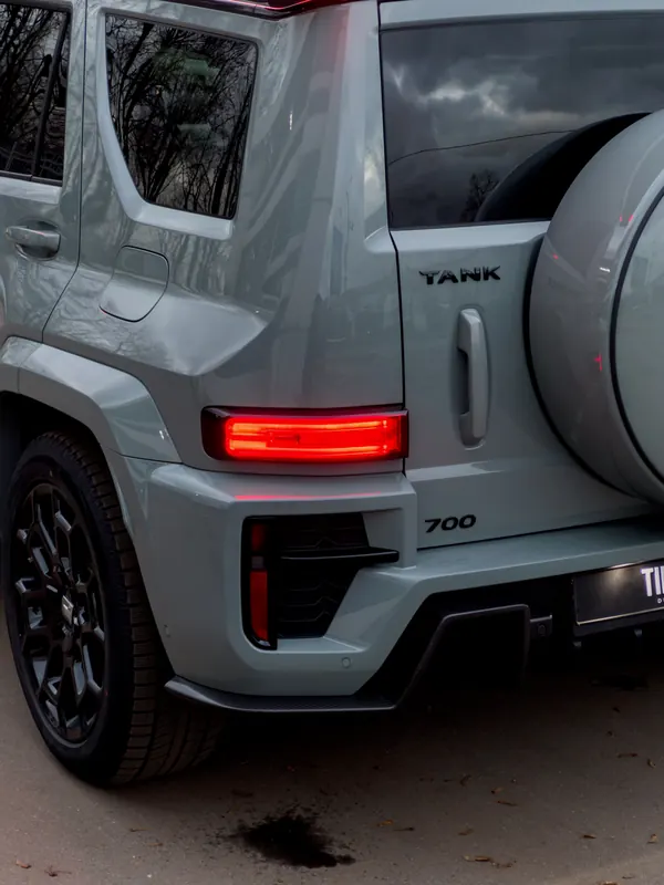 Tank 700 Edition One — работа студии «Тип Топ»