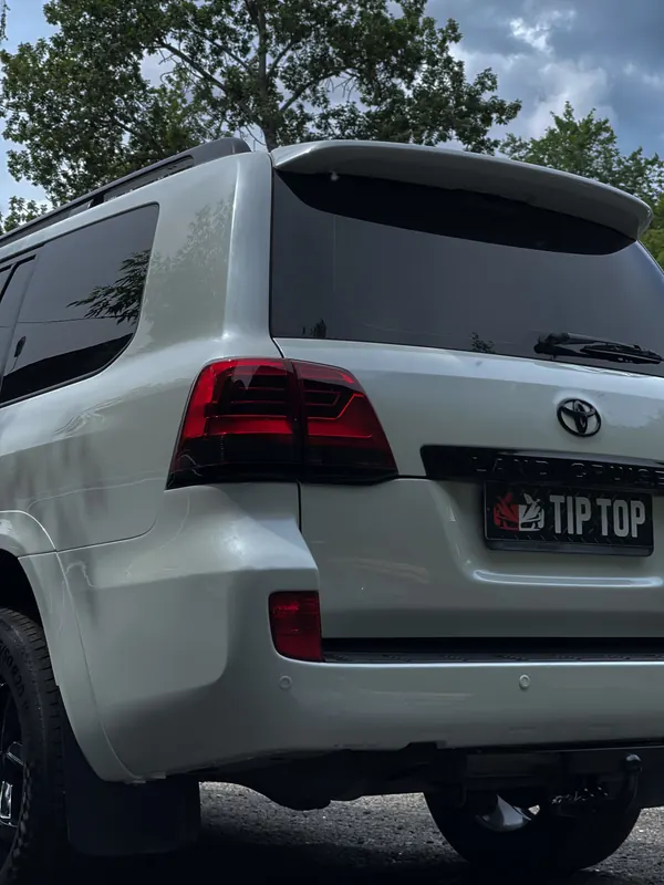Toyota Land Cruiser 200
