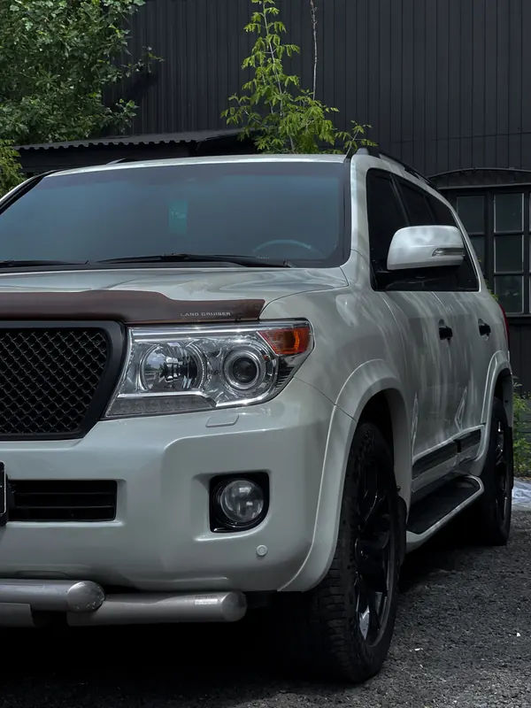 Toyota Land Cruiser 200. Land Cruiser 200 после оклейки